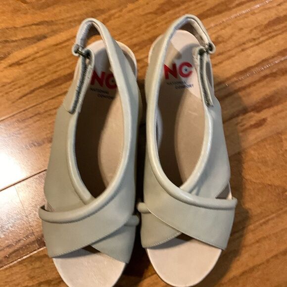 Women\'s Alanis Size 7 Wedge Sandal cream color